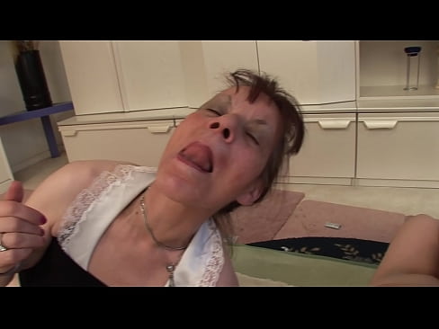 ❤️ Két nagymama és egy nagypapa hármasban ❌ Porno at hu.sayhentai.ru ️❤
